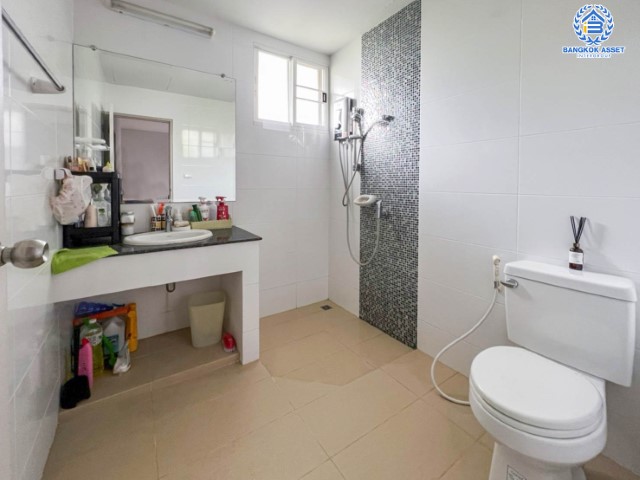 *****บ้านเดี่ยวมือสอง ม.สัมมากร อเวนิว ชัยพฤกษ์-วงแหวน1 เนื้อที่กว่า 52 ตร.ว. ฟังก์ชันครบ 3 ห้องนอน 2 ห้องน้ำ 2 ที่จอดรถ บ้านสวย สภาพดีมาก พร้อมเข้าอยู่ แถมฟรี !! เครืองปรับอากาศ 2 เครื่อง+เครื่องทำน้ำอุ่น 2 เครื่อง ตอบโจทย์ทุกครอบครัว บนทำเลเดินทางสะดวก เข้าสู่ใจกลางเมืองได้อย่างสะดวกสบาย ใกล้ทางด่วนอุดรรัถยาและรถไฟฟ้าสายสีม่วง สถานีคลองบางไผ่